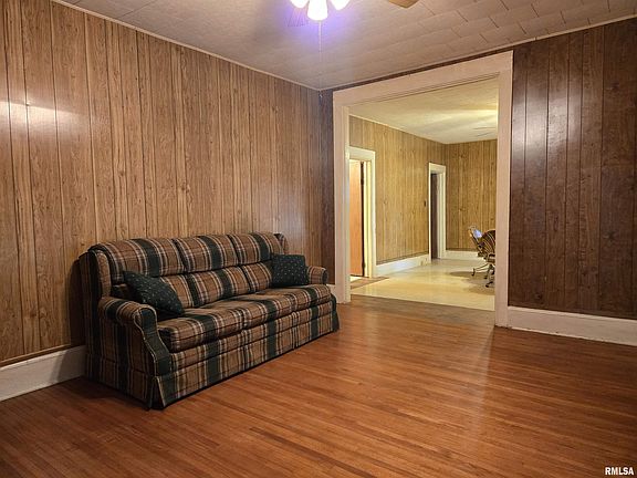 4th image of 30 N Adams St