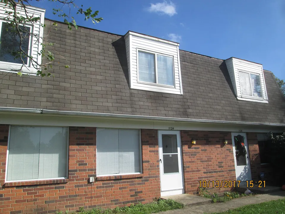 1126 McCarley Dr E