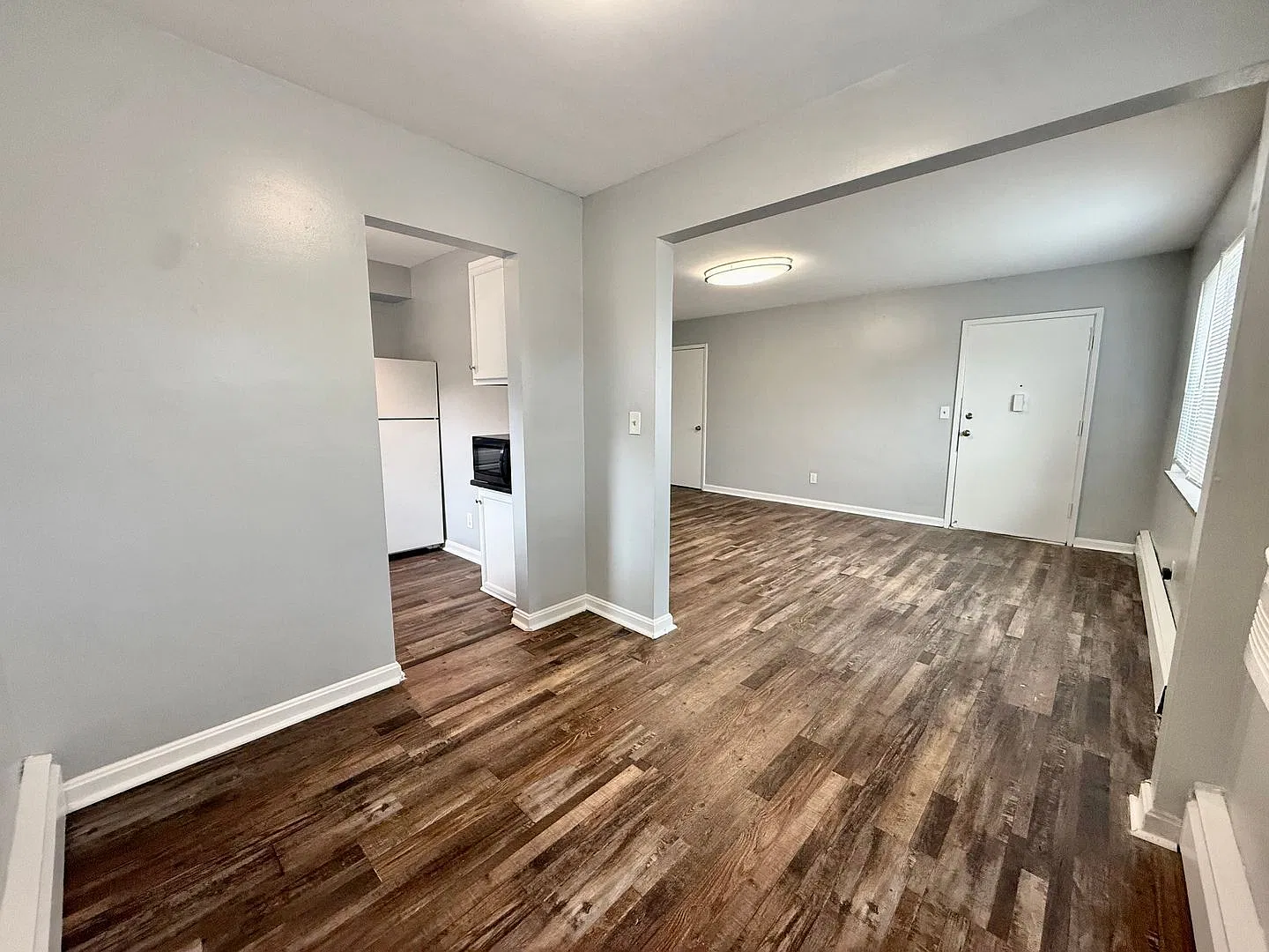 2 bed, 1.0 bath, 950 sqft, $1,095 — Photo 3