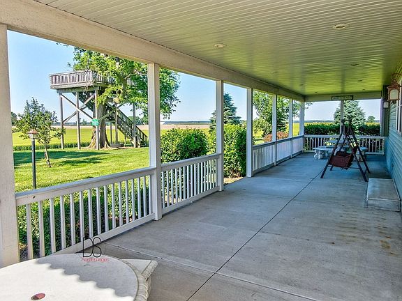 Front Ranch Home - Porch