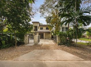 Douglas Circle, Miami, FL 33133