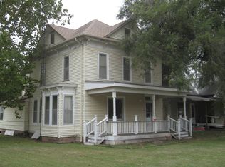 203 N Pioneer Ave, Lyons, KS 67554