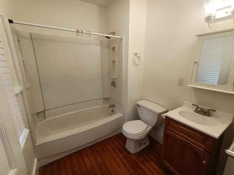 208-220 Hamilton St #8 — Photo 8