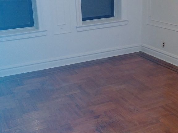 4th image of 723 E 27th St APT 4L