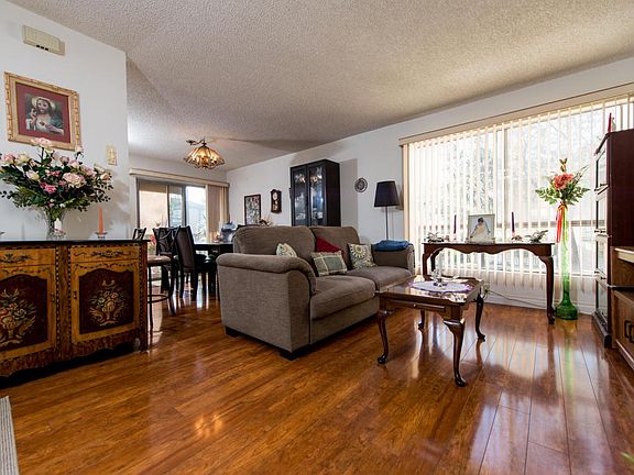 2nd image of 324 Chestnut Hill Ct APT 25
