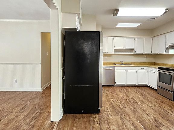 3rd image of 133 Woodland Cir