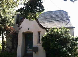 8024 Roosevelt Way NE, Seattle, WA 98115