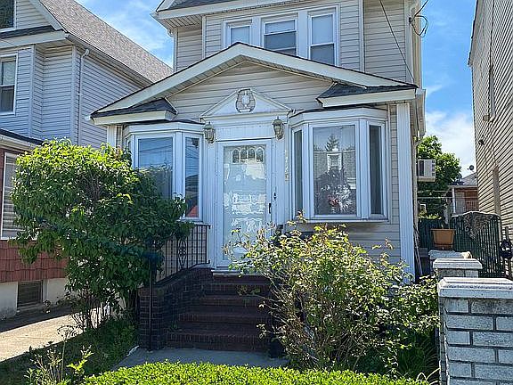 3rd image of 87-26 111th St