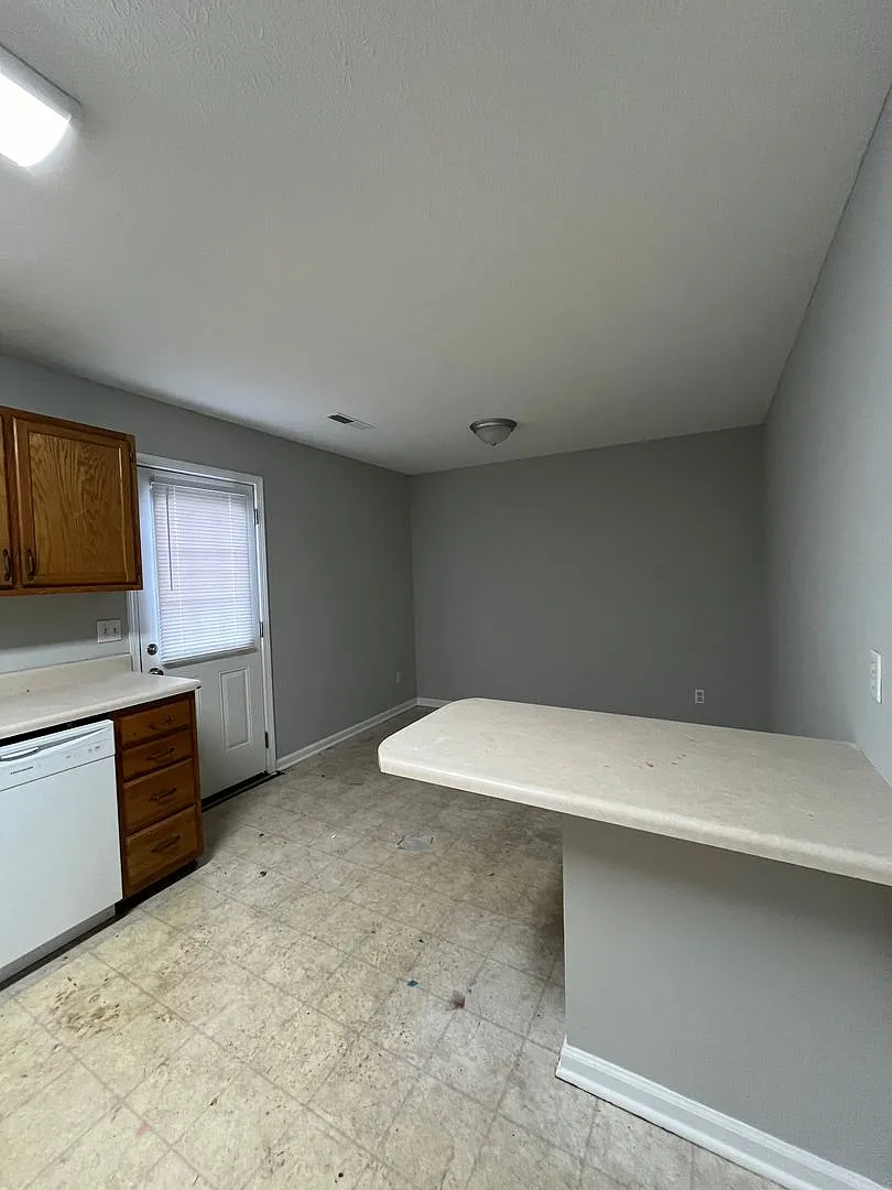 105 Hillridge Court — Photo 4