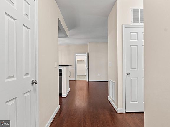 3rd image of 6185 Willow Pl APT 103