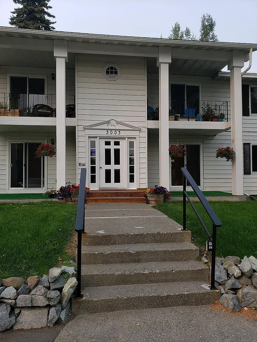 2 bed, 1100 sqft, $907 — Photo 1
