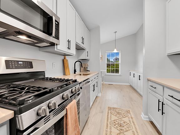 5th image of 41748 Broquet Dr