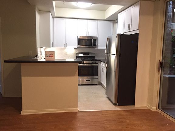 2nd image of 2034 Beloit Ave #103
