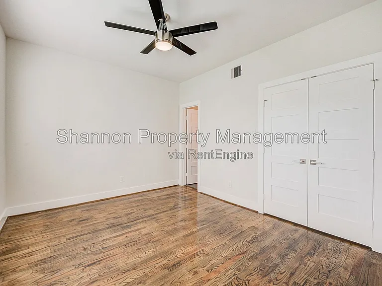 1603 Colorado St — Photo 14