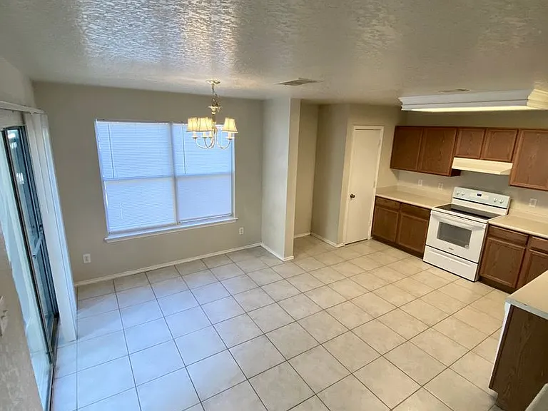 415 Allendale Oak — Photo 5