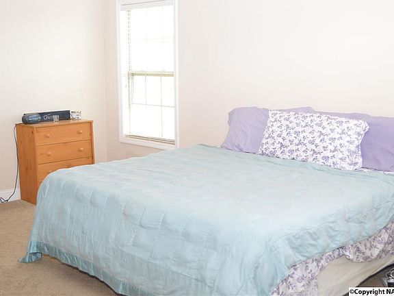 4th image of 417 Creekwater Cir NW