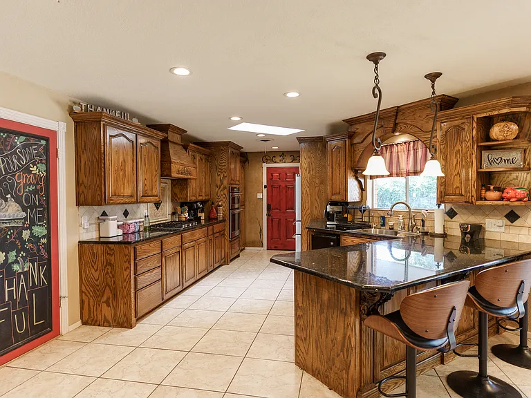 10 Cambridge Ct — Photo 45