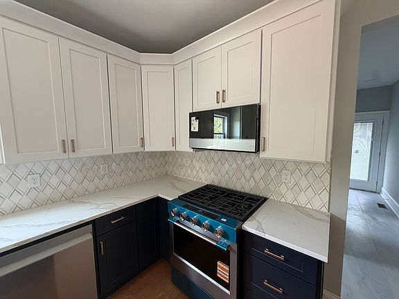 5th image of 898 Sims St SW