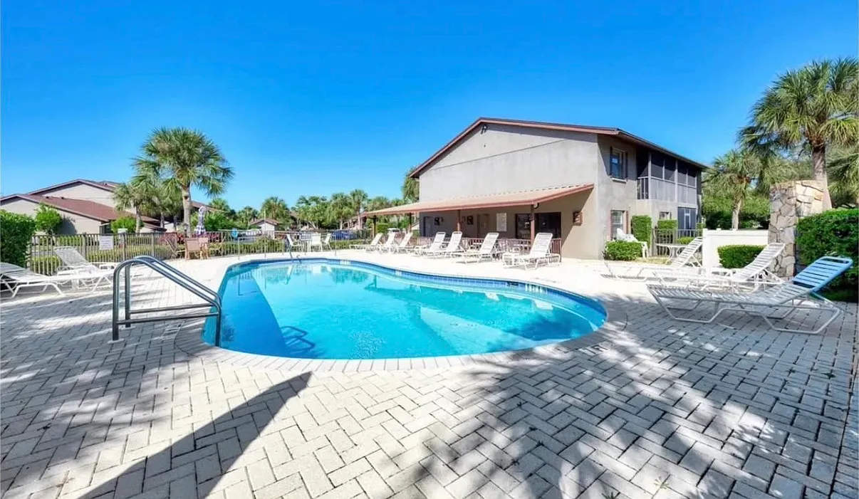 2 bed, 860 sqft, $3,800 — Photo 3