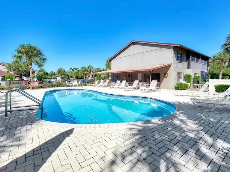 927 Capri Isles Blvd — Photo 3