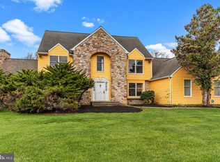 29 Foxcroft Dr, Princeton, NJ 08540