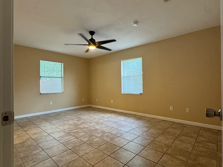 1029 SW Rossborough Ct #102 — Photo 9