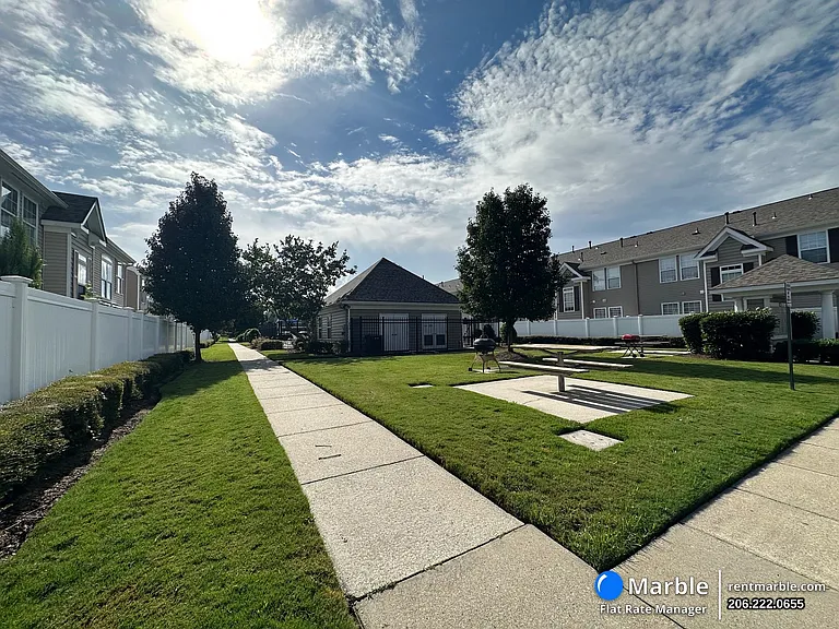 827 Mission Ave — Photo 47