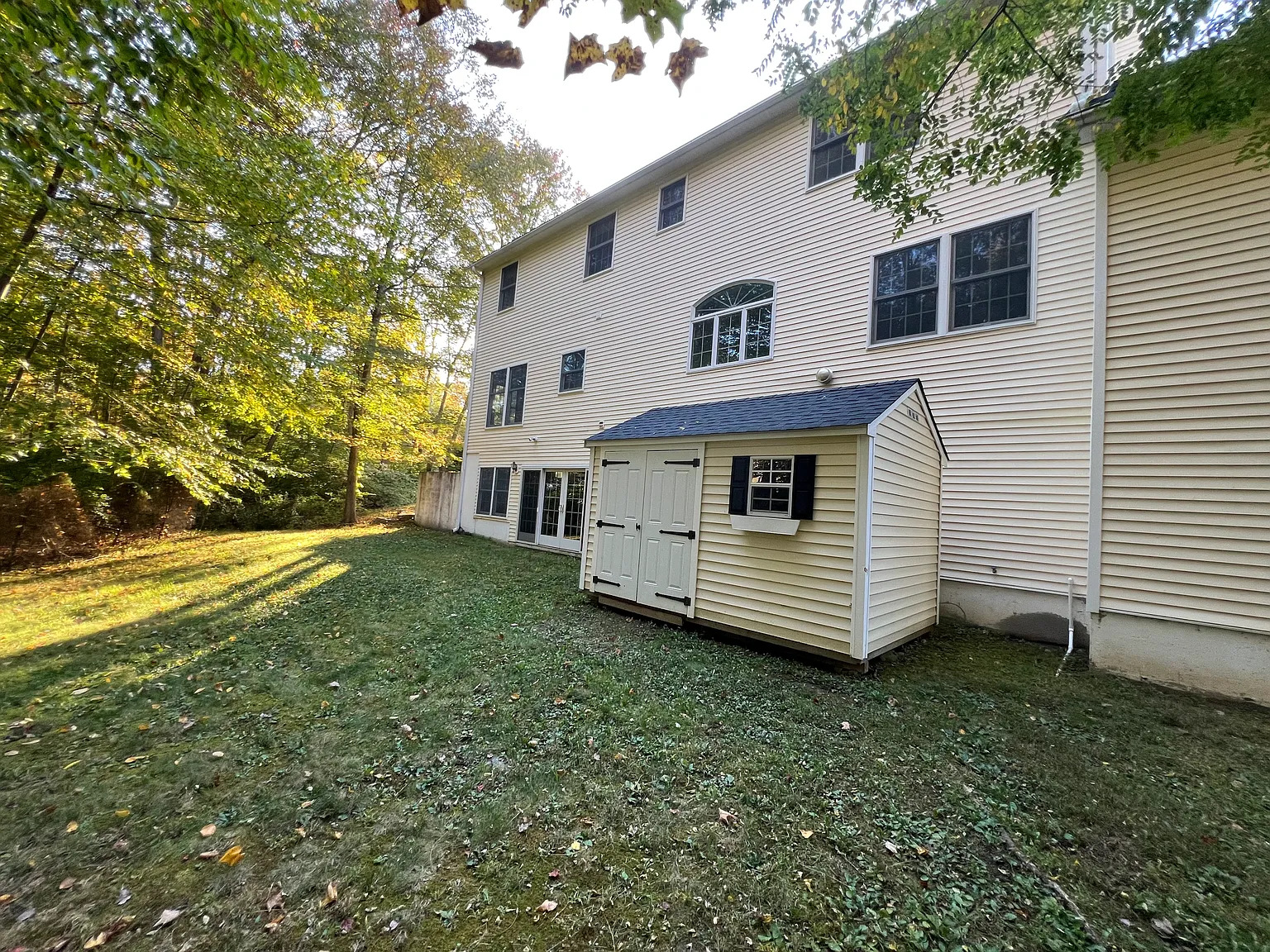 4 bed, 3126 sqft, $6,000 — Photo 2