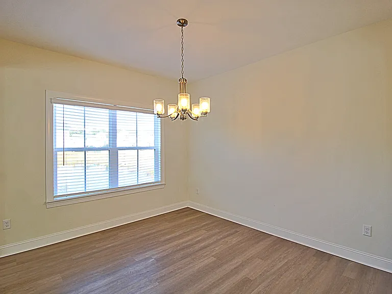 151 Buckingham Dr — Photo 2