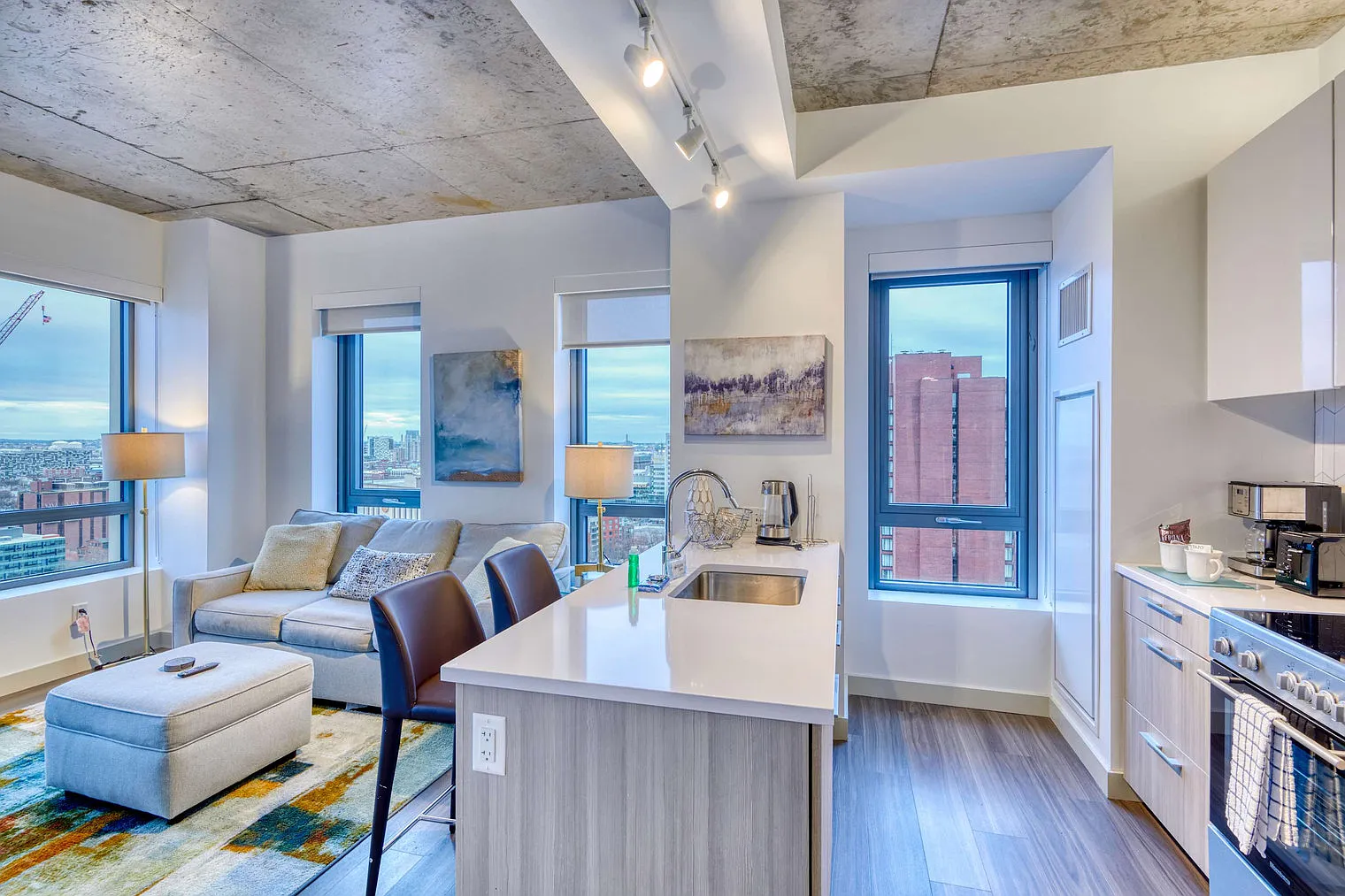 2 bed, 2.0 bath, 828 sqft, $7,645 — Photo 3