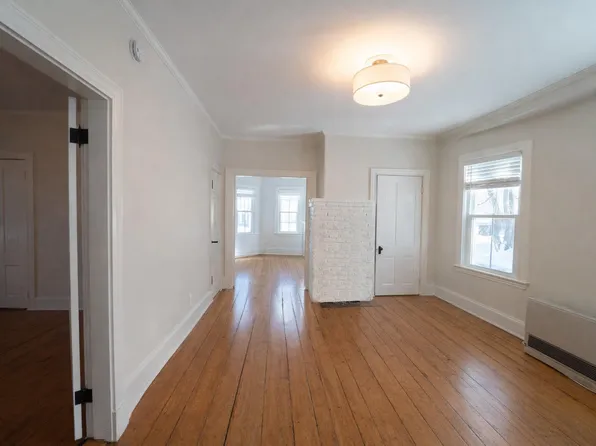 172 E Main St, Yarmouth, ME 04096