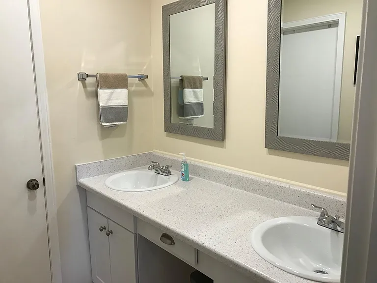 jack and Jill bathroom with double vanity