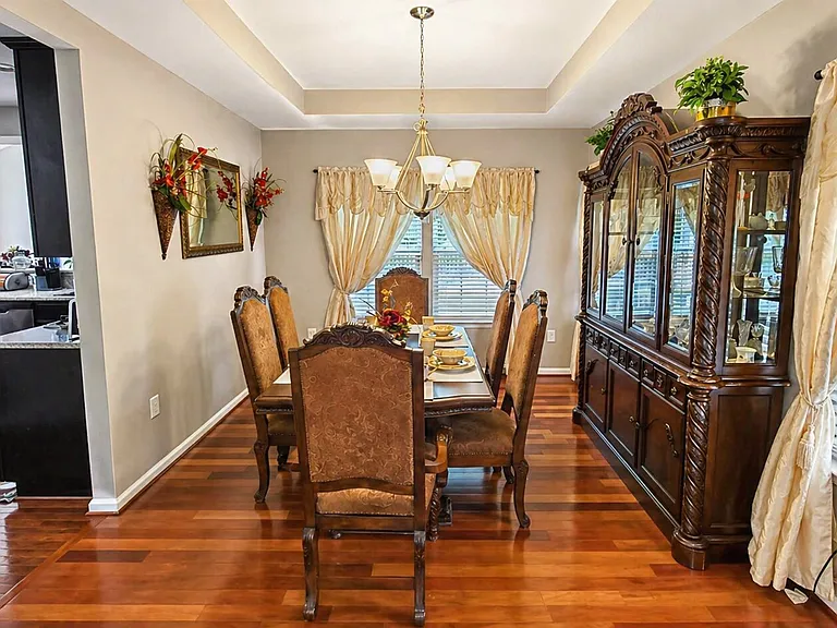 4 - Dinning room