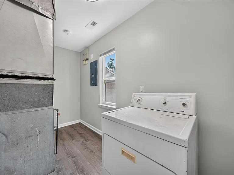 21150 Avon Ln — Photo 12