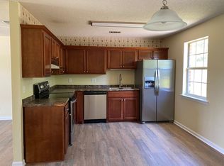 825 Kiln Ln, Hinesville, GA 31313