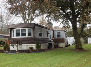 17 Collegeview Dr, Batavia, NY 14020