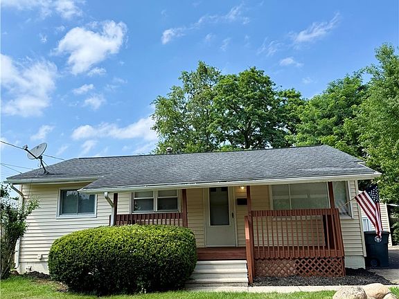 2nd image of 1091 Stanwood Ave