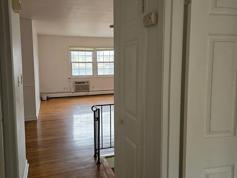 202 Sussex St #2 — Photo 6