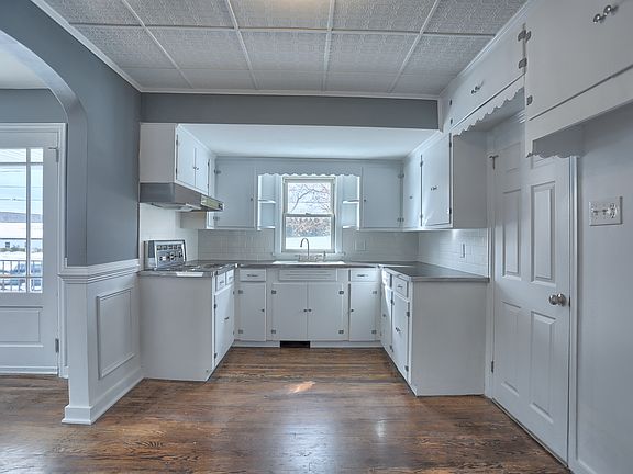 5th image of 355 York Rd