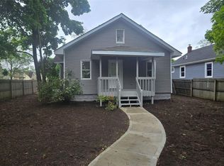 91 W 11th St, Huntington Station, NY 11746