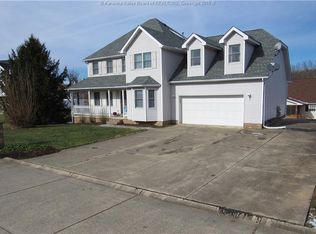 4 Aaron Ct, Hurricane, WV 25526