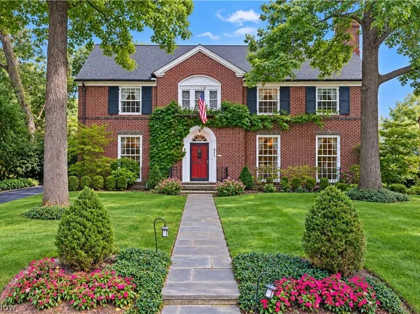 2975 Falmouth Rd, Shaker Heights, OH 44122