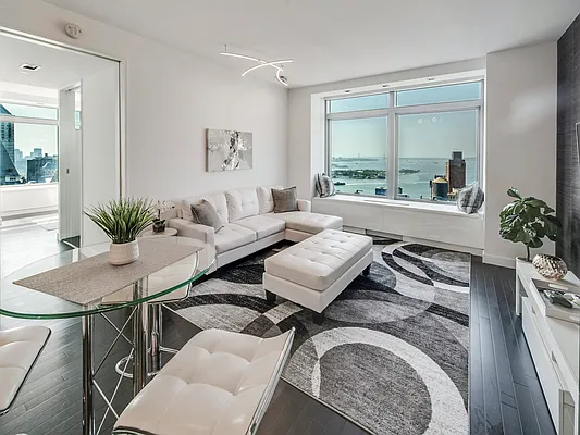 Rented by Bouklis Group | media 12