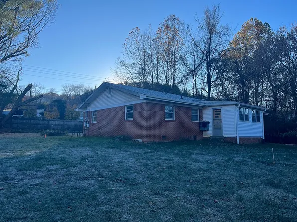 4017 Unicoi Dr, Unicoi, TN 37692