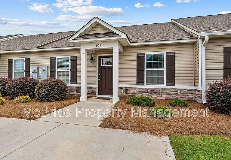 959 Madrid Ct — Photo 2