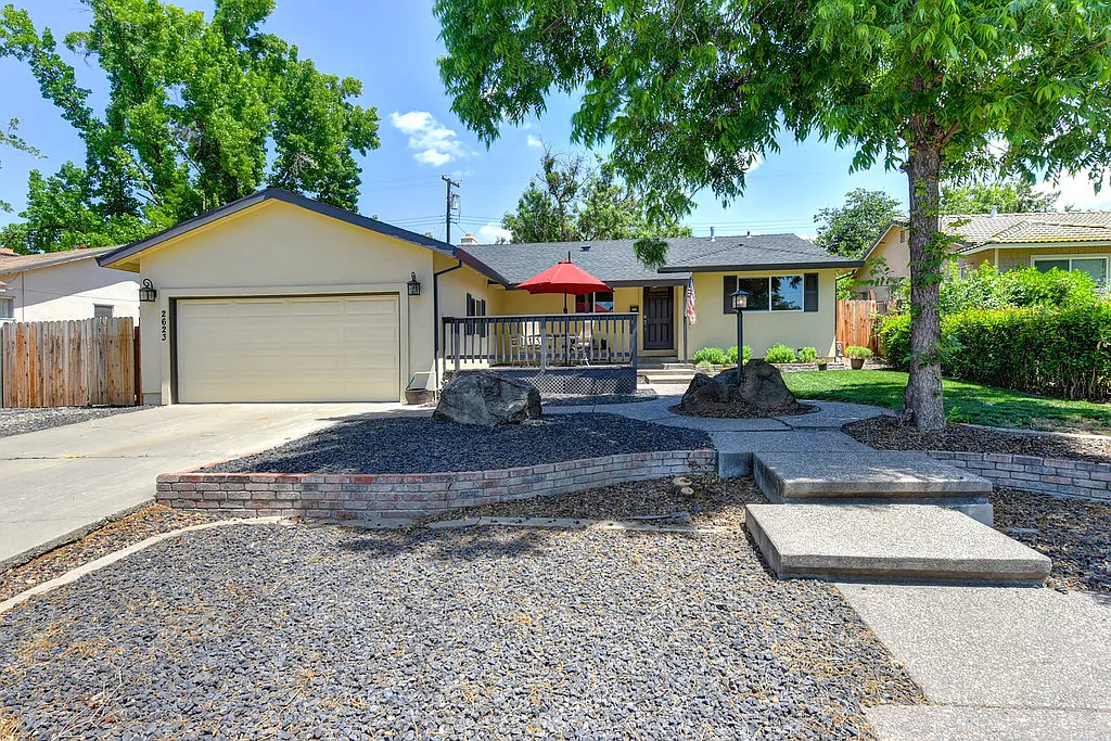 2623 Garrett Way photo 1