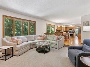 212 Geneva Blvd, Burnsville, MN 55306
