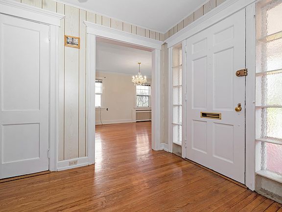 4th image of 41 Storer Ave