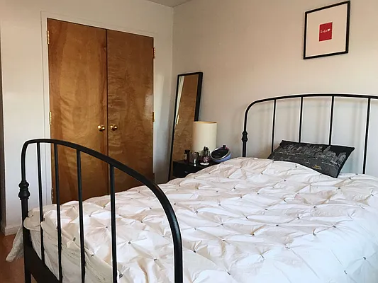 Rented by Metroline Realty | media 9