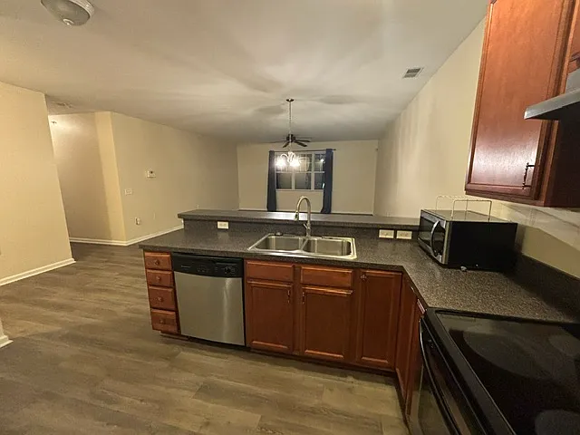 920 Southmoor Dr #204 — Photo 4